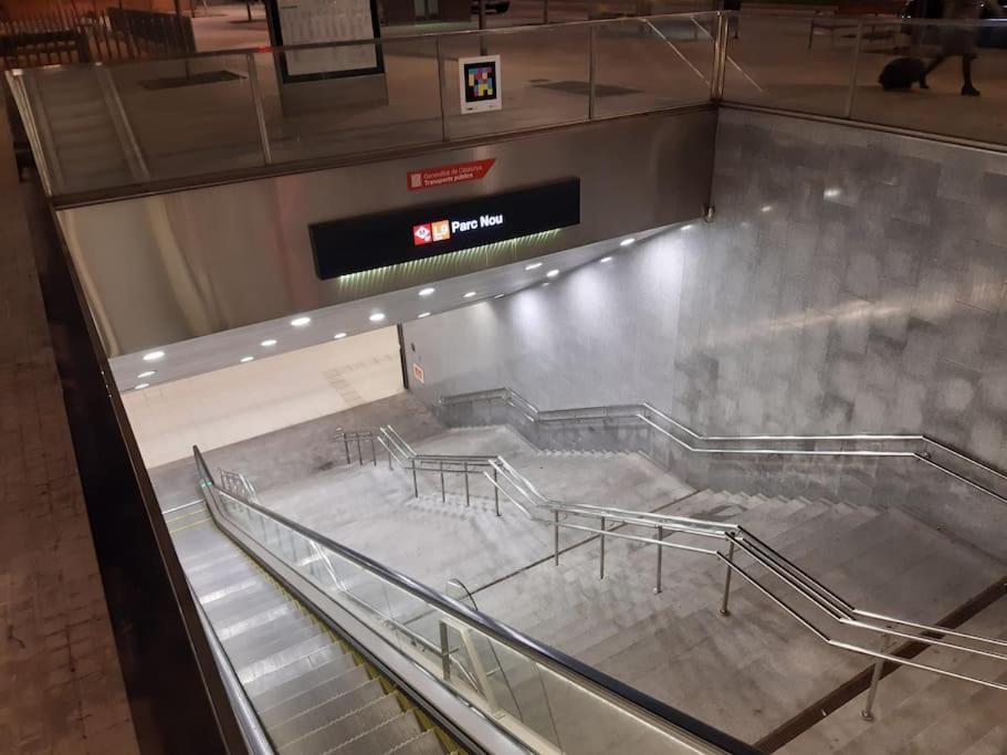 Gran Apartamento Cerca Del Aeropuerto Apartamento El Prat de Llobregat Exterior foto